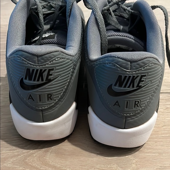 Nike Air Max 90 Men's Gray Sneakers - Picture 5 of 5
